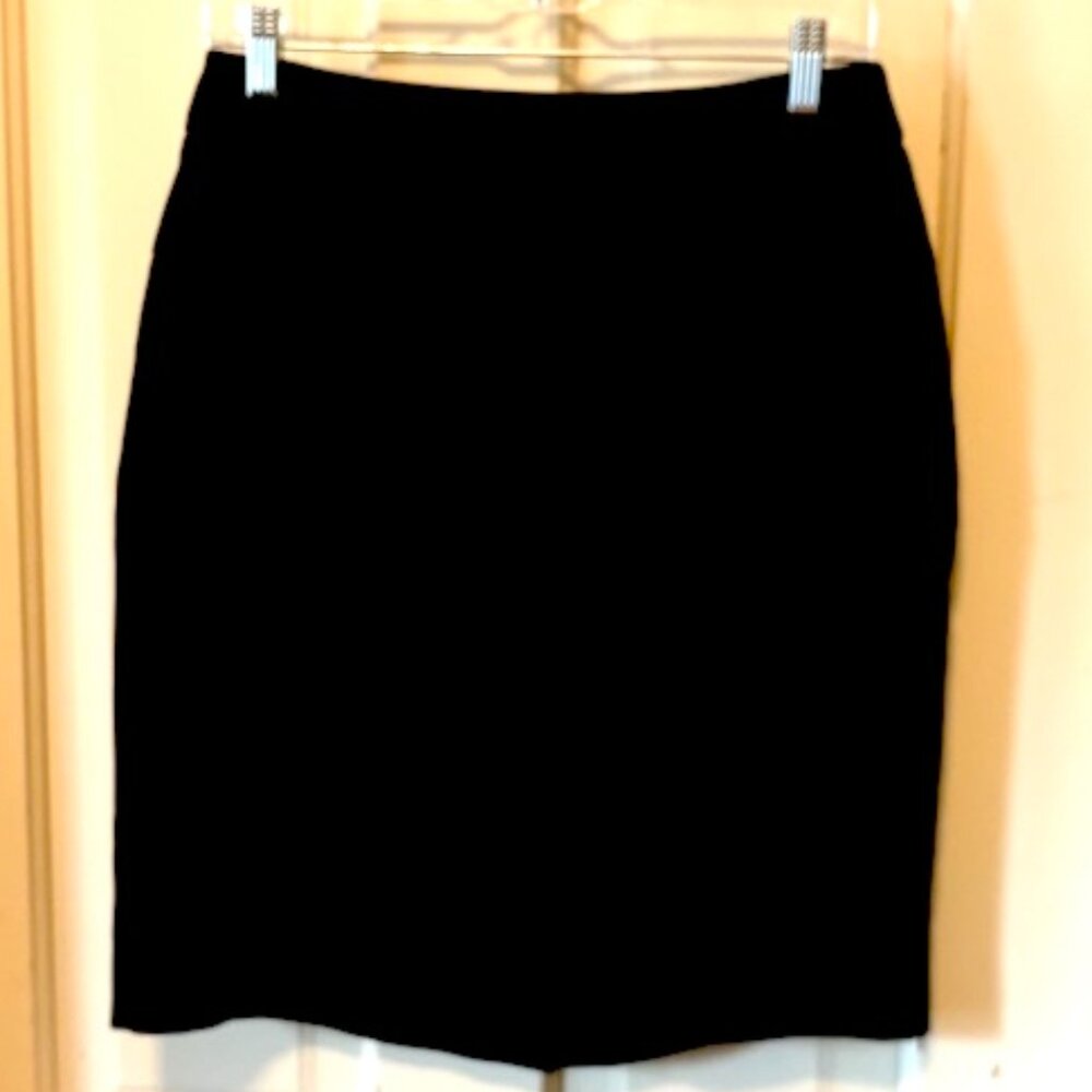 George ME | Black Pencil Skirt with FOUR Pockets - lined - Size 4
